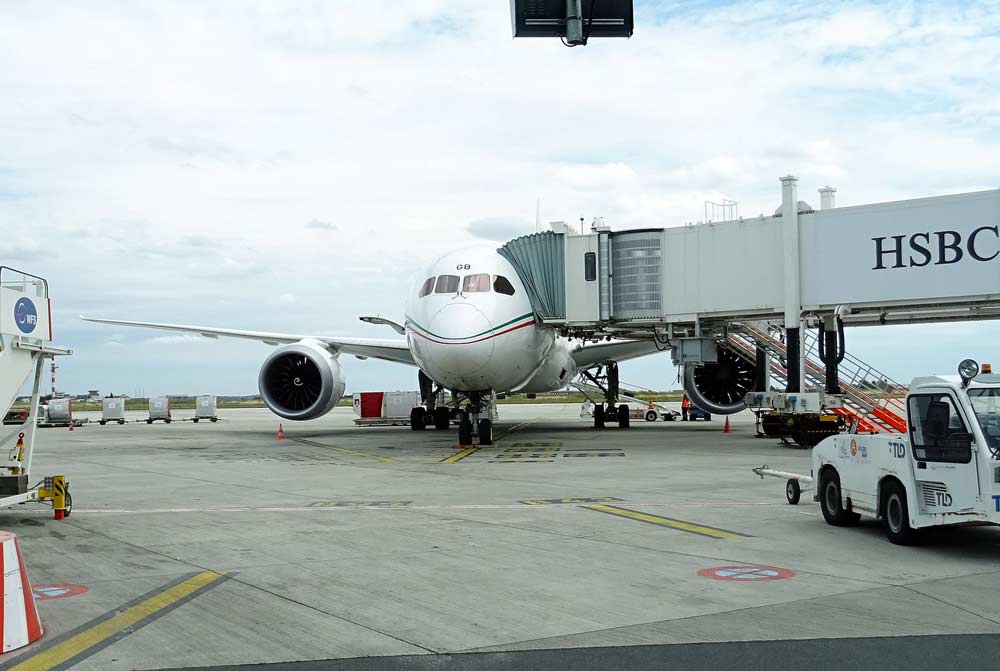 aeroplano royal air maroc in attesa dei passeggeri